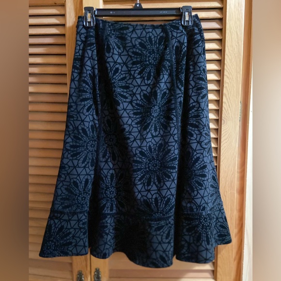 East 5th Black Velvet Floral A-Line Skirt. Vintage Velvet Floral Skirt Y2K - Picture 5 of 12